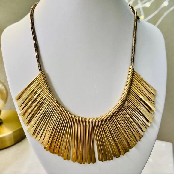 Stella & Dot Chunky Gold Collar Necklace - Picture 1 of 2